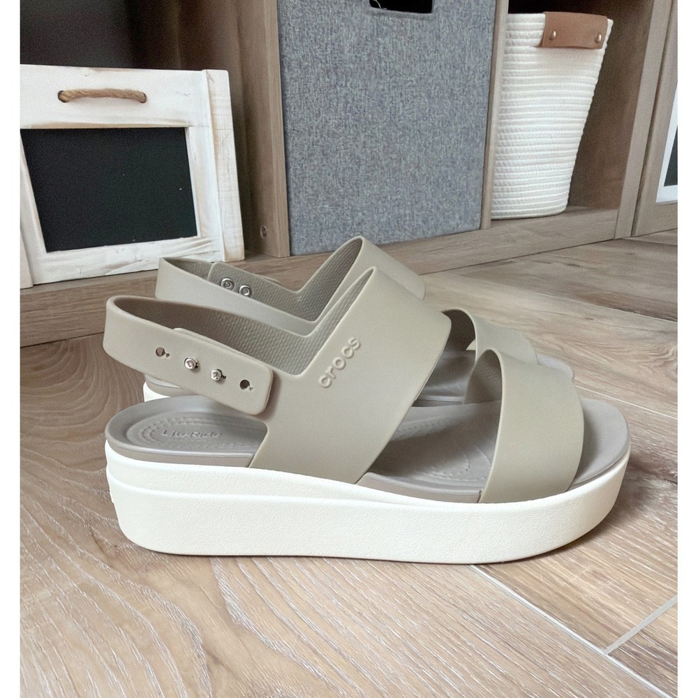 Crocs Womens Tan Cream Low Wedge Platform Brooklyn Sandals Sz 9 Comfort LiteRide